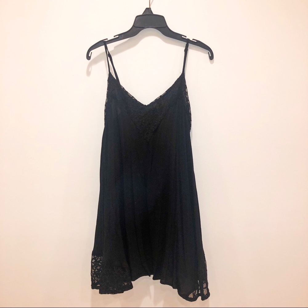 BLACK FLOWY TANK TOP (NORDSTROM)